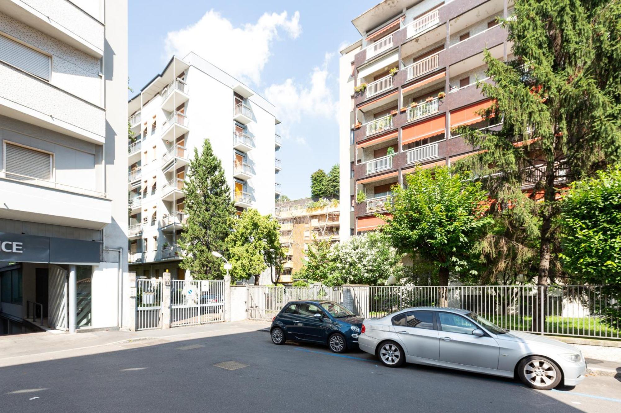 Ca' Granda M5 & Bicocca - Apartment With Parking Милано Екстериор снимка